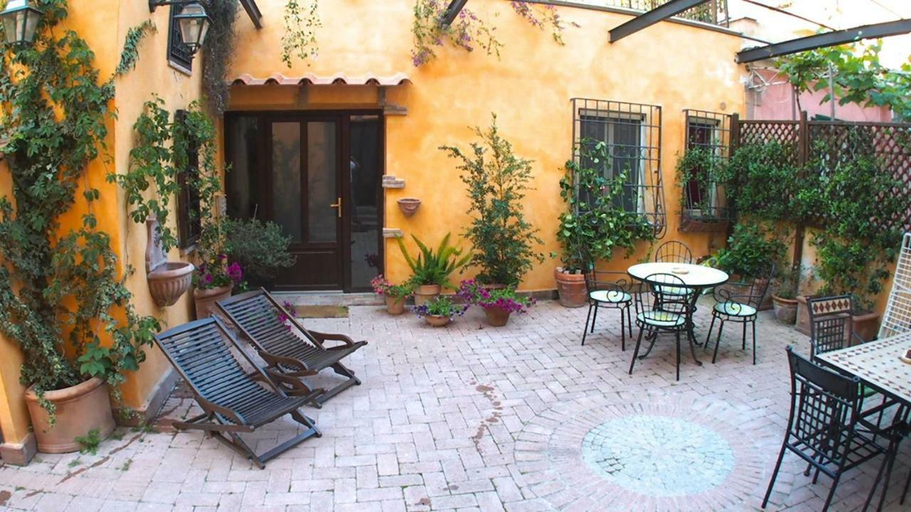 La Piazzetta Di Roma Villa Buitenkant foto